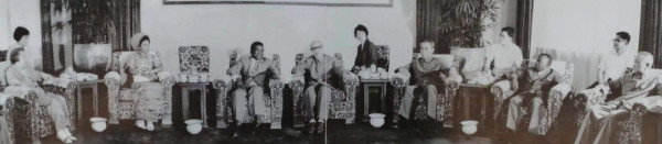 周总理告诫刚果(布)领导人严防“前门驱狼,后门进虎”