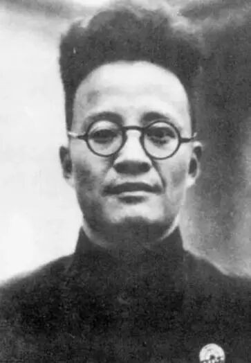 秦铁：短暂的辉煌：我的父亲博古