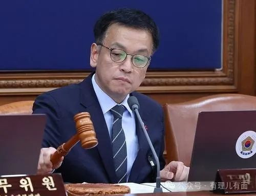 这场大戏,崔相穆还能活几集?