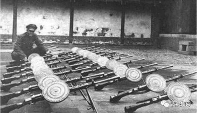 抗战时期苏联援助给中国多少武器?给八路军多少?从一挺机枪说起