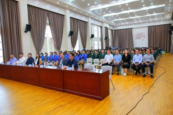 美国的学术双标陷阱：文科渗透与工科封锁