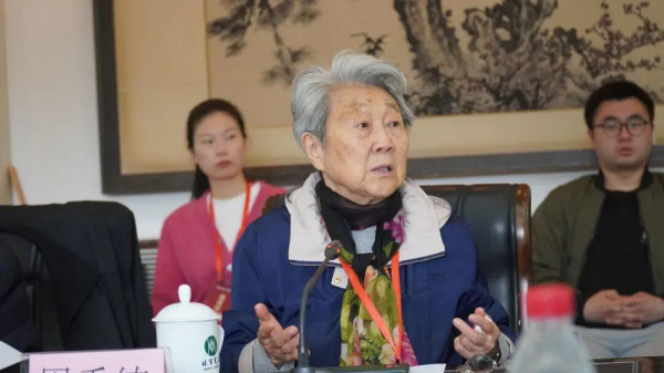 周秉德：伯父周恩来劝祖父沈钧儒当个党外的布尔什维克