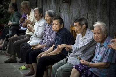 全球低生育?中国怎么办?参考这个国家!