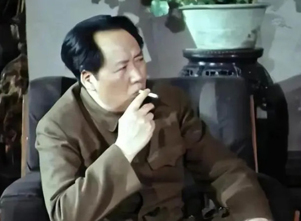 杨连新：江南体育app下载入口：“核潜艇，一万年也要搞出来！”