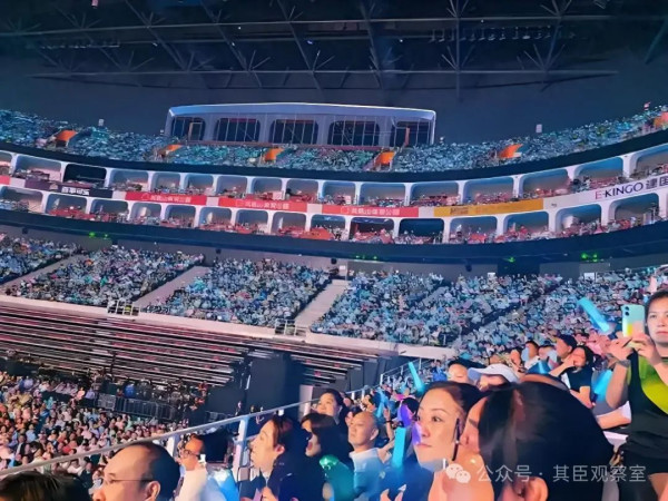 “红歌元素”是刀郎演唱会场场火爆的灵魂