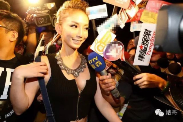 “太阳花女神”美国被捕，她被“台独”当工具使用了11年