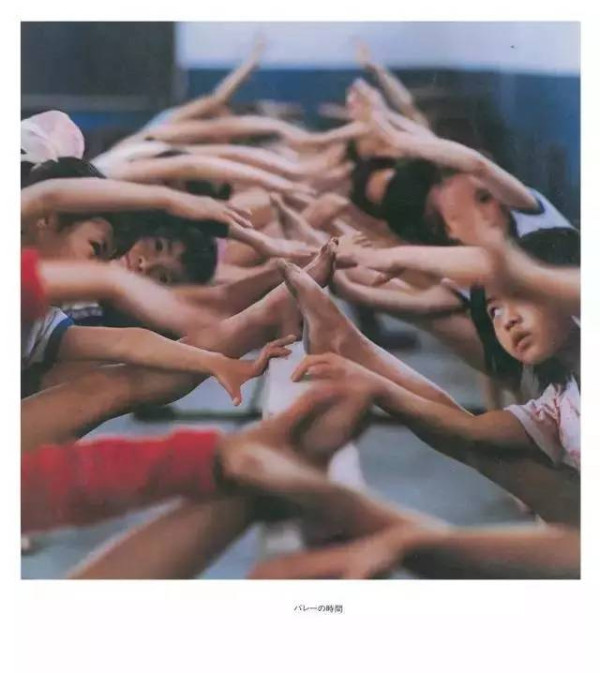 日本摄影家说:根本不用抓拍,1980年代的中国儿童每一个都那么纯真