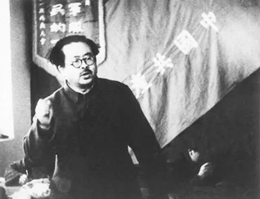 中共党史上并不多见:任弼时的一篇个人报告替代了中央决议
