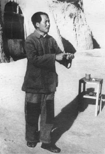 毛主席诞辰129周年:以100张罕见照片来缅怀他老人家!