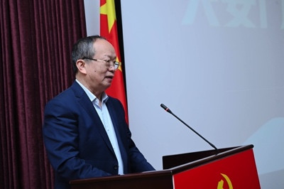 红会举办长篇军旅小说《天安门第一方阵》研讨会
