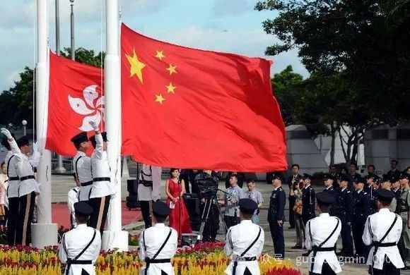 郭松民:也谈香港应该建立谁的铜像?