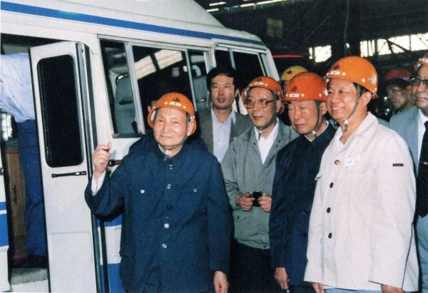 在调查研究中向陈云学习运用“六字诀”