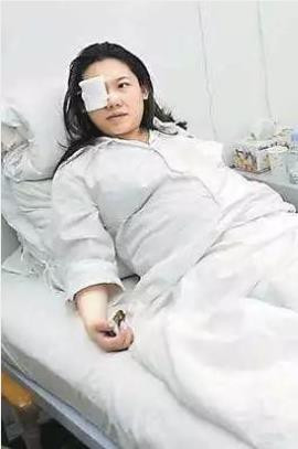 赵薇,一再从高点直线坠落,终于粉身碎骨