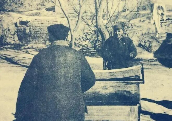 毛泽东：“锻炼体魄，好打日本”