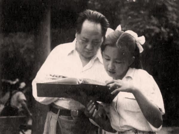 李讷:感谢父亲对我的严厉要求