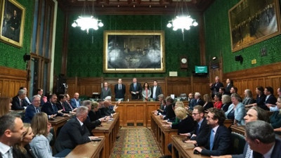 以英国为例,说说为何资本主义不能消除腐败?