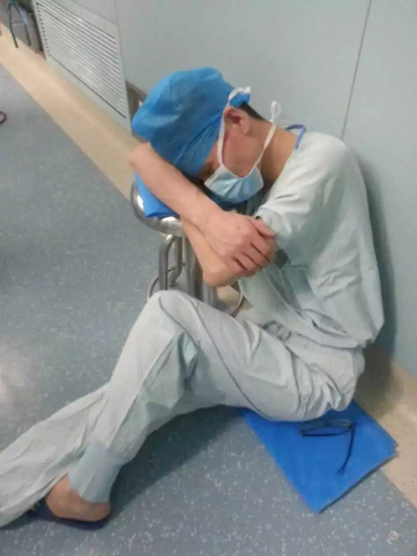 《开学第一课》的娘炮危机：先误孩子后误国！