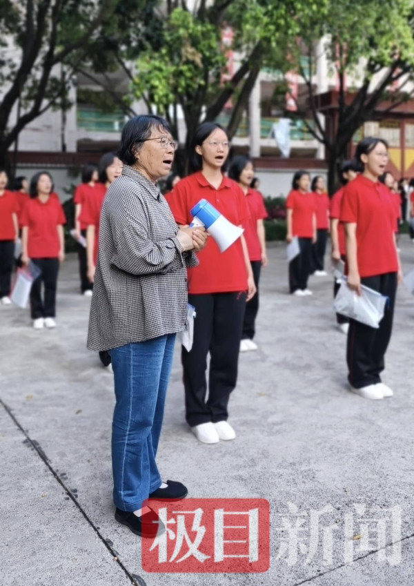 违背张桂梅忠告的女孩们,走出大山后又回到大山