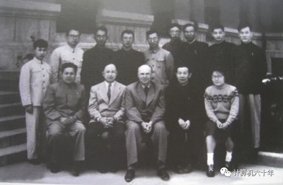 钱学森与中国计算机事业初创