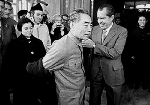 组图:缅怀周总理 记录伟大一生经典瞬间