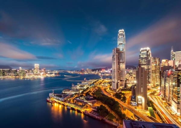 韩依殊:香港的祸根是“普世价值”、“宪政民主”