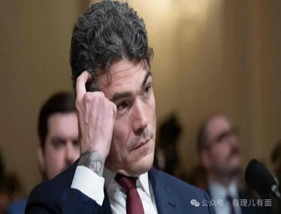 美反战高官前脚“辞职”，FBI后脚上门“内部清算”？