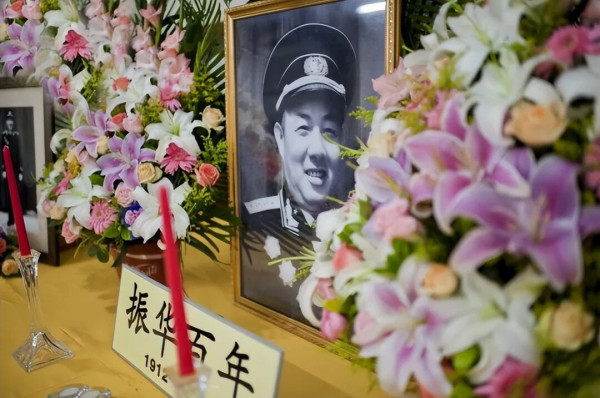 海军上将苏振华：战斗到生命的最后一分钟