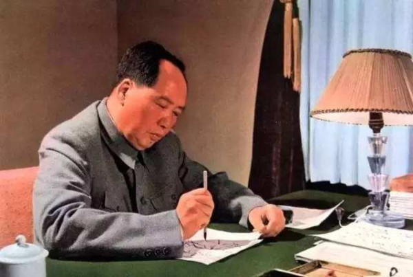 毛泽东关于暴乱的两个批语
