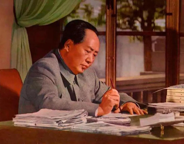 毛主席是怎样看待干部特殊化问题的?