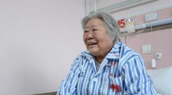 师伟:送别新中国第一位女拖拉机手----梁军