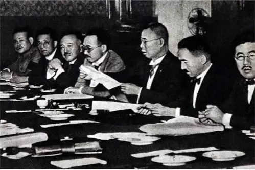 王立华:对于老蒋的演技,毛主席为何看透不说穿?