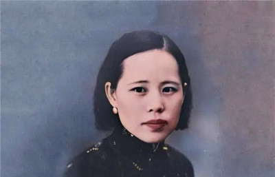 蒋介石有多下流?贴身秘书吐露真相:“白天干革命,晚上逛窑子”!