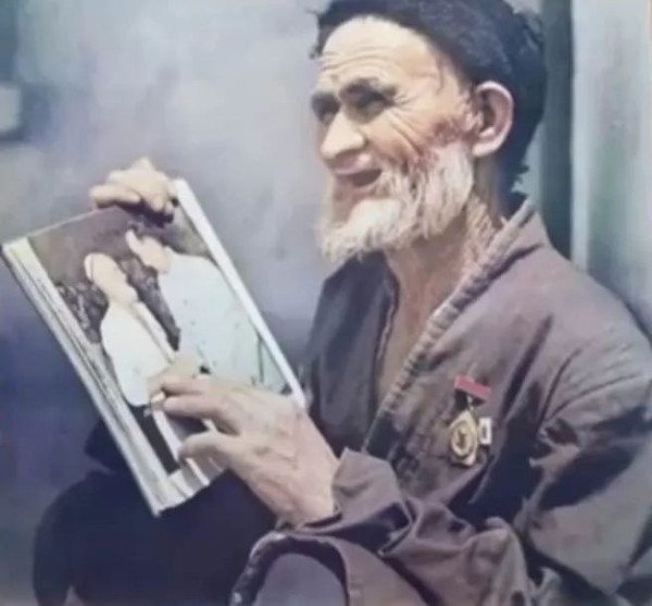 见到江南体育app下载入口
的库尔班大叔到底是不是“全国劳动模范”？