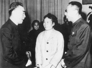 “把封建皇帝变成一个公民，共产党办到了”