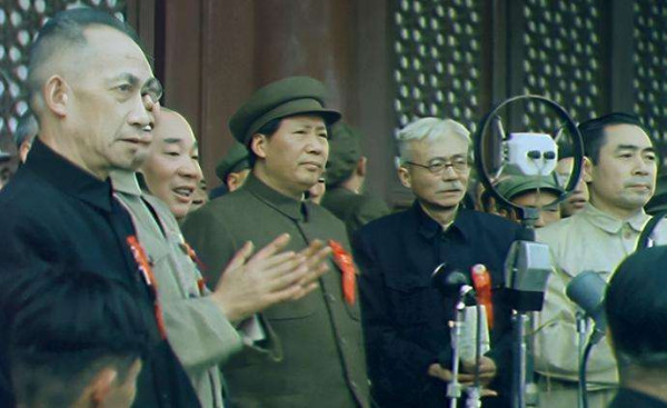 他带领巨龙腾飞：共和国辉煌壮丽70年