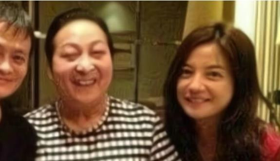 起底贼窝!中情局深度操控的黑燕子,再见!
