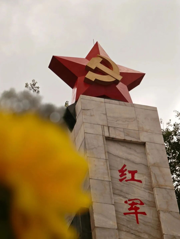1334个名字,40%未满18岁,这面英烈墙令无数人落泪