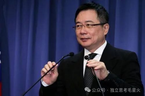 台湾省爱国统派蔡正元被迫害戴电子脚镣，台湾岛已黑暗如地狱！