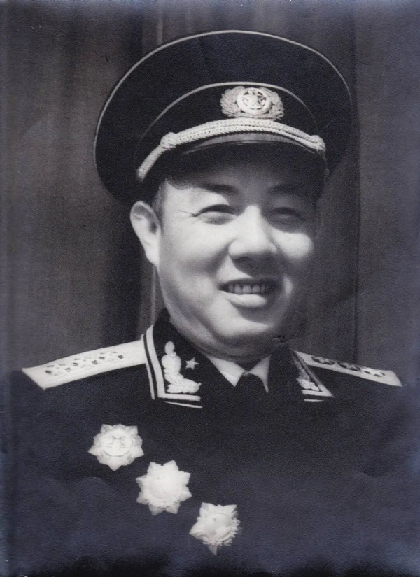 海军上将苏振华：战斗到生命的最后一分钟