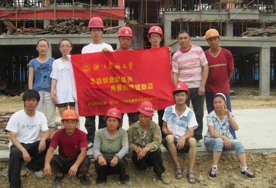 习近平瞻仰中共一大会址,从一大代表平均年龄27.7岁,体会“青年当自强”