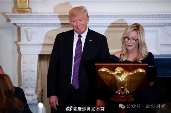 不问苍生问鬼神！白宫请神棍给总统发功