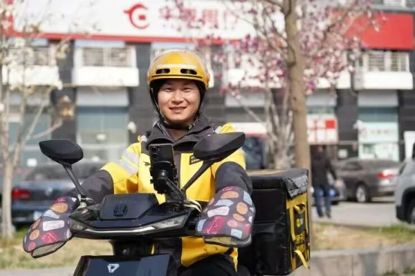 北京万能的“快递、外卖小哥们”