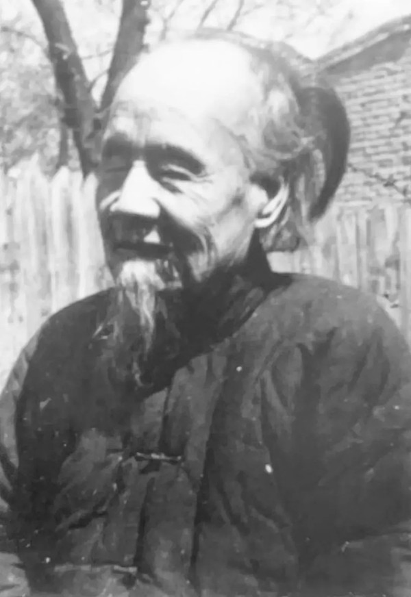 永远铭记弓仲韬的精神品格