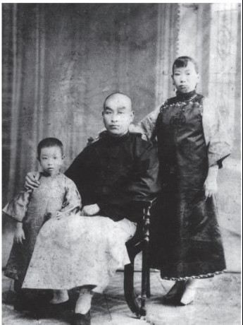 有这样一位将军,带着寿衣奔赴抗日战场,宁死不穿军装过黄河