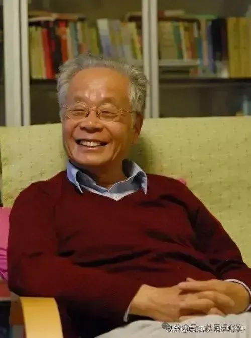 “臭非自大”，何祚庥对出的下联，引网友各种解读