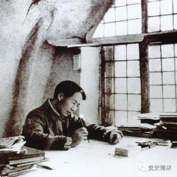 胡新民：《论持久战》，使毛主席理论上征服全党，并最终确立领袖地位