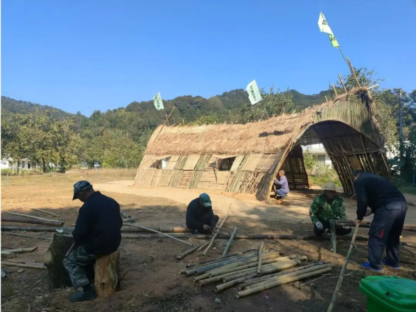 农村养老，除了提高养老金，还亟需组织起来