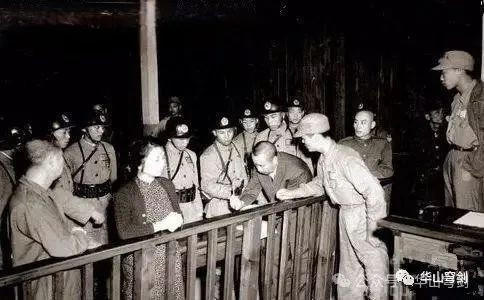 罗援：祭拜为解放台湾而英勇就义的先烈们！