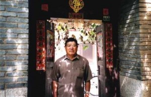 起义士兵符启元说到在旧军队挨打,至今依然哽咽难言泣不成声