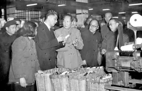 温铁军：新中国工业化的第一步有多难？